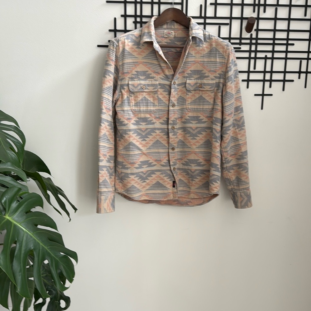 Like new Faherty Brand Button-Up Shirt